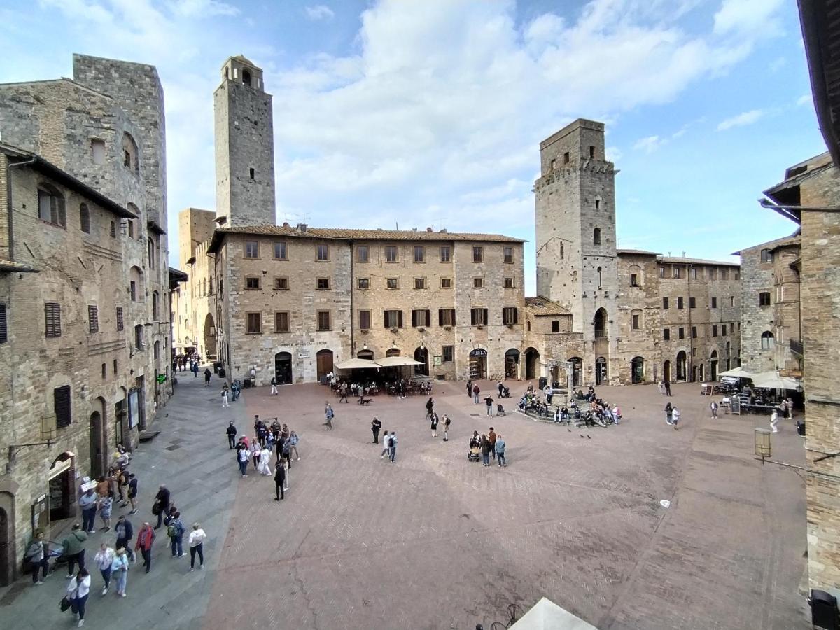 Cisterna 33 San Gimignano