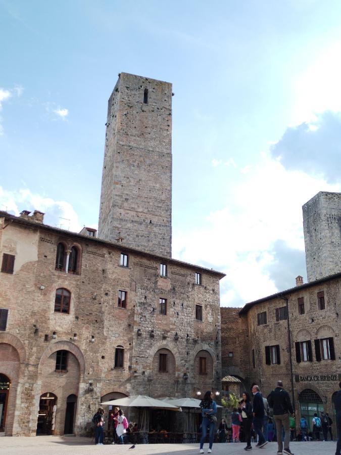Cisterna 33 * San Gimignano